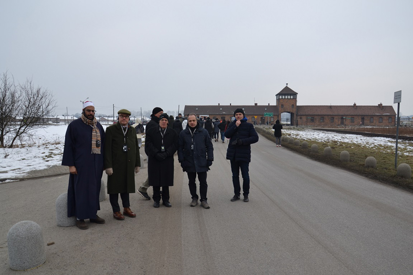 Ad Auschwitz con vescovo, rabbino, imam, sindaco e presidente della Provincia
