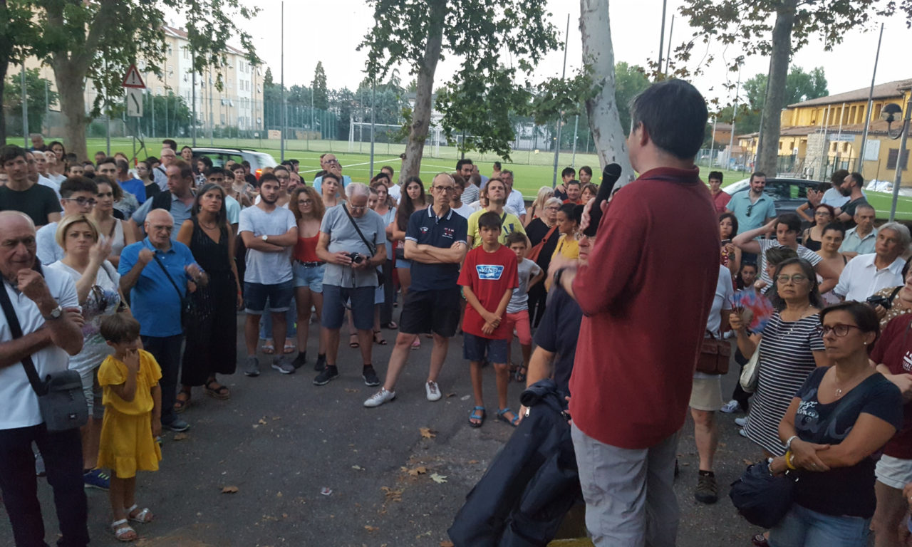 Oltre 300 persone alla visita alle Reggiane prima del concerto de Lo Stato Sociale