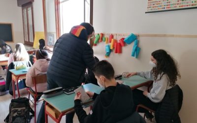 Il volume “Razza di Stato” consegnato agli studenti di terza media di Vezzano