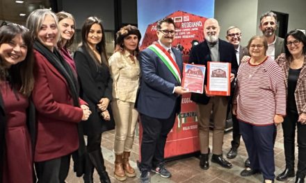 Salvare Casa Manfredi: consegnate 2.000 firme al presidente della Regione Emilia-Romagna