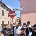 Inaugurati i cartelli stradali di Vezzano per le vittime delle violenze fasciste