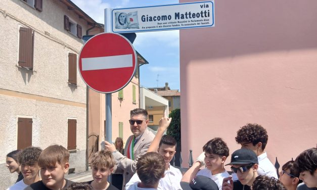 Inaugurati i cartelli stradali di Vezzano per le vittime delle violenze fasciste